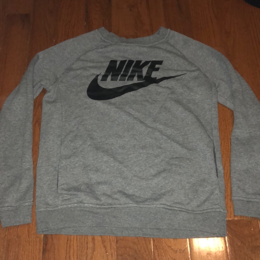nike sweatshirt